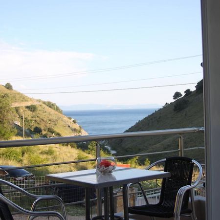 Orea Hotel Himare Exterior photo