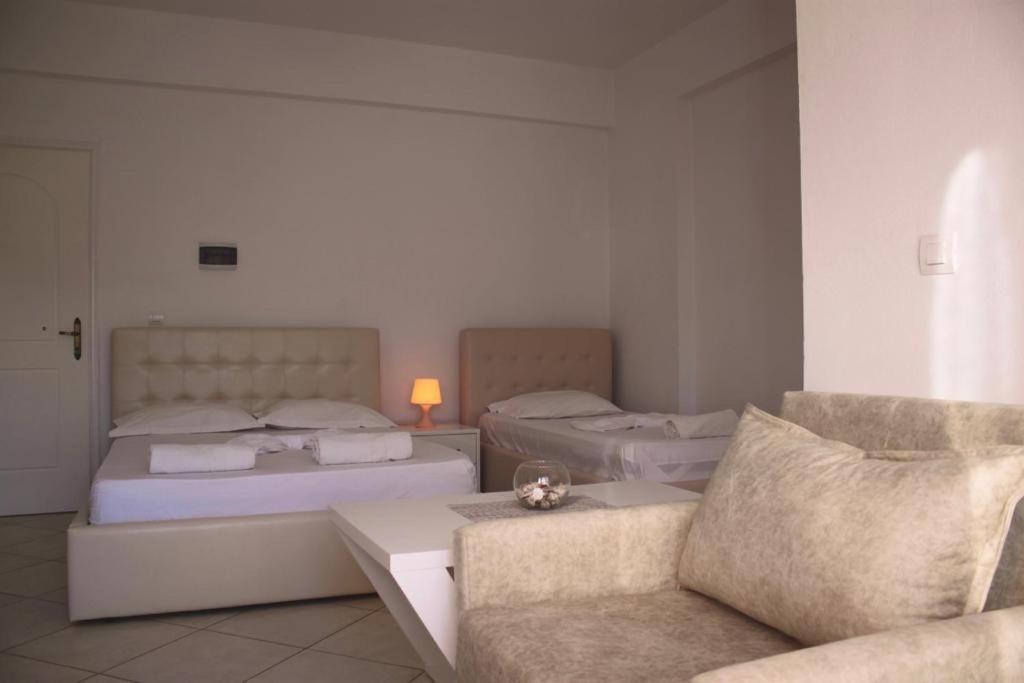 Orea Hotel Himare Exterior photo